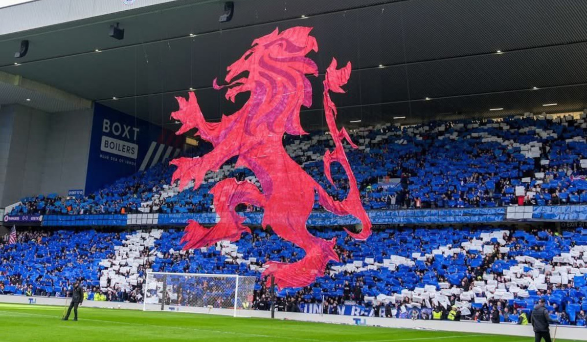 Rangers TIFO - Rampant Lion and Badge display